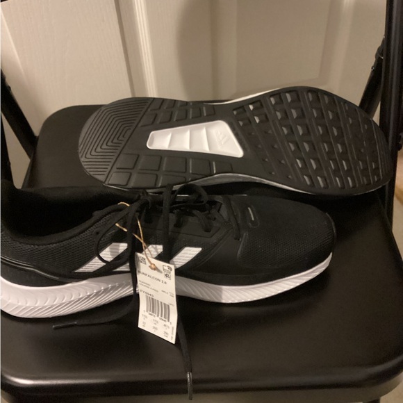 Brand new Adidas Runfalcon 2.0 Size 12 and matching XL jacket - Picture 5 of 12